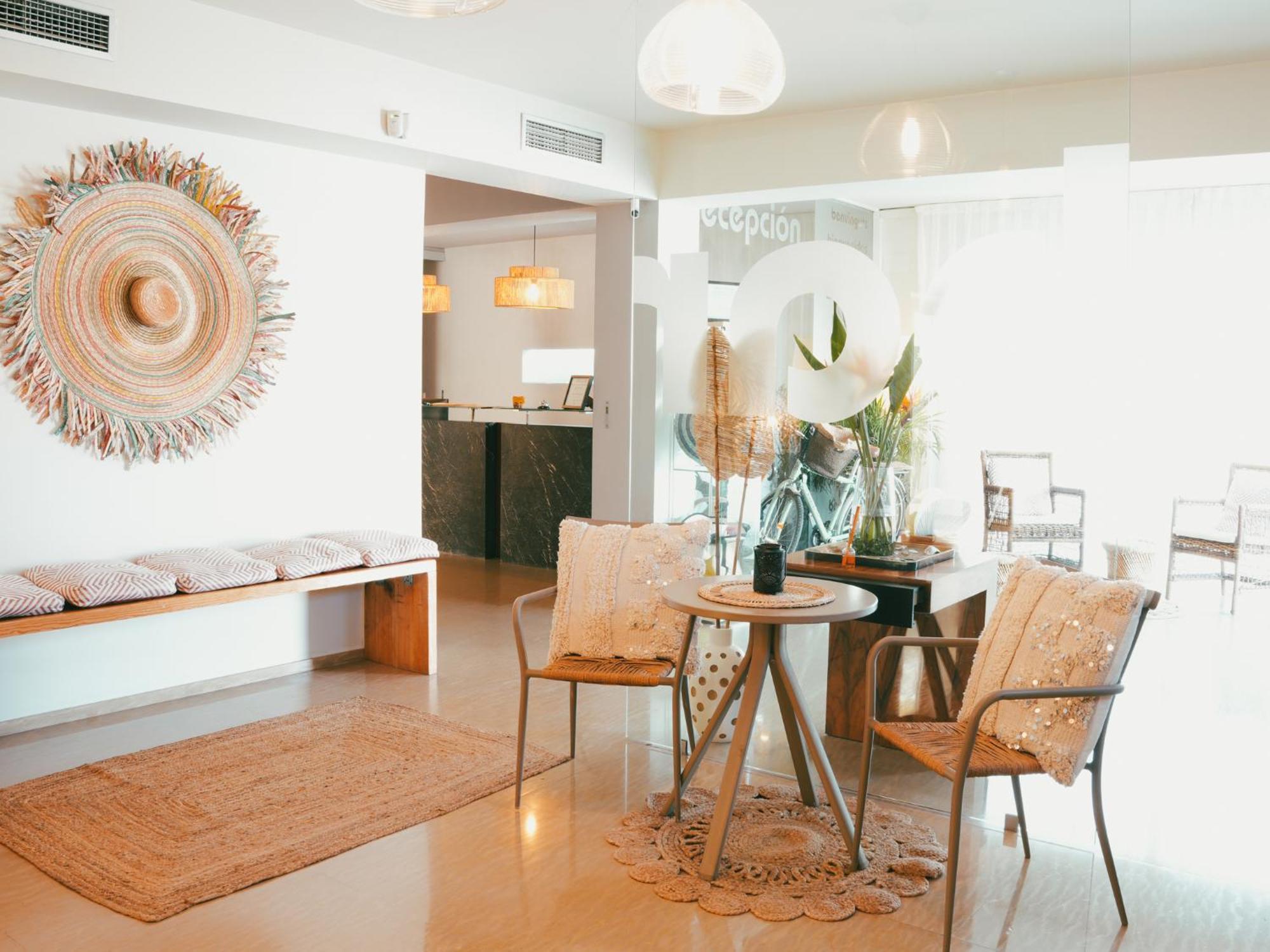 Hotel Boutique Villamor - Only Adults Дения Екстериор снимка